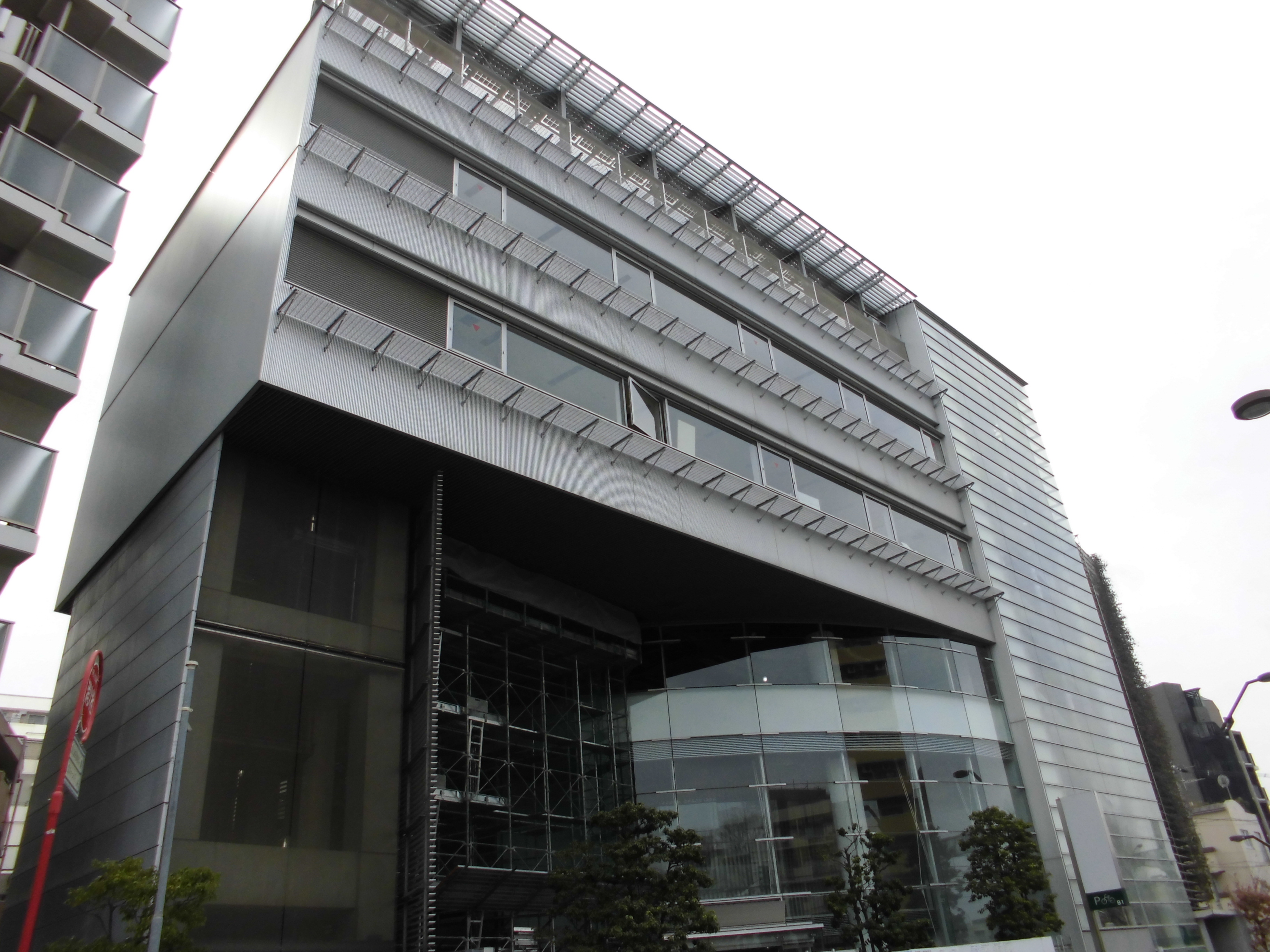 雨・冬も絶叫！屋内ウォータースライダー人気施設と穴場の真相