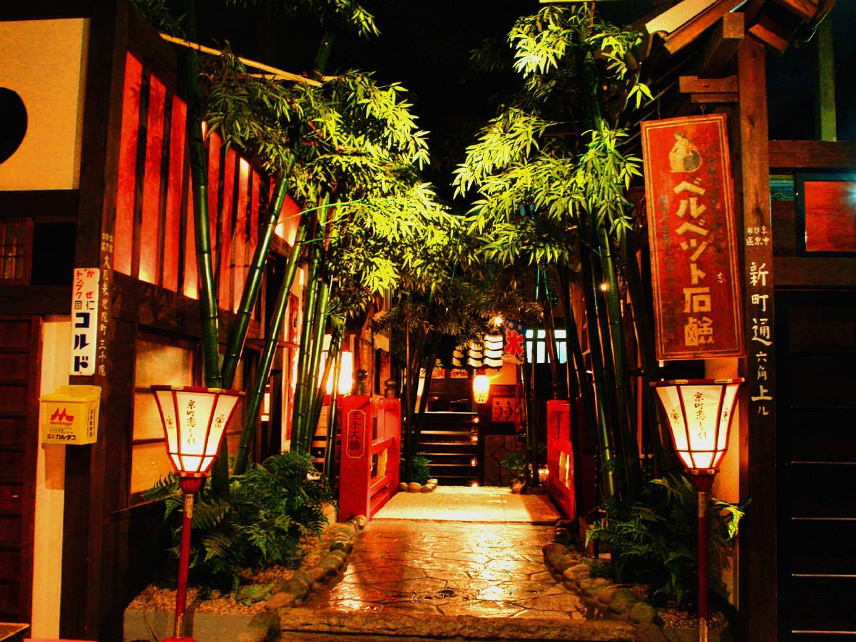 京都の街並みを再現！京町恋しぐれ新宿本館の魅力とリアルな評判