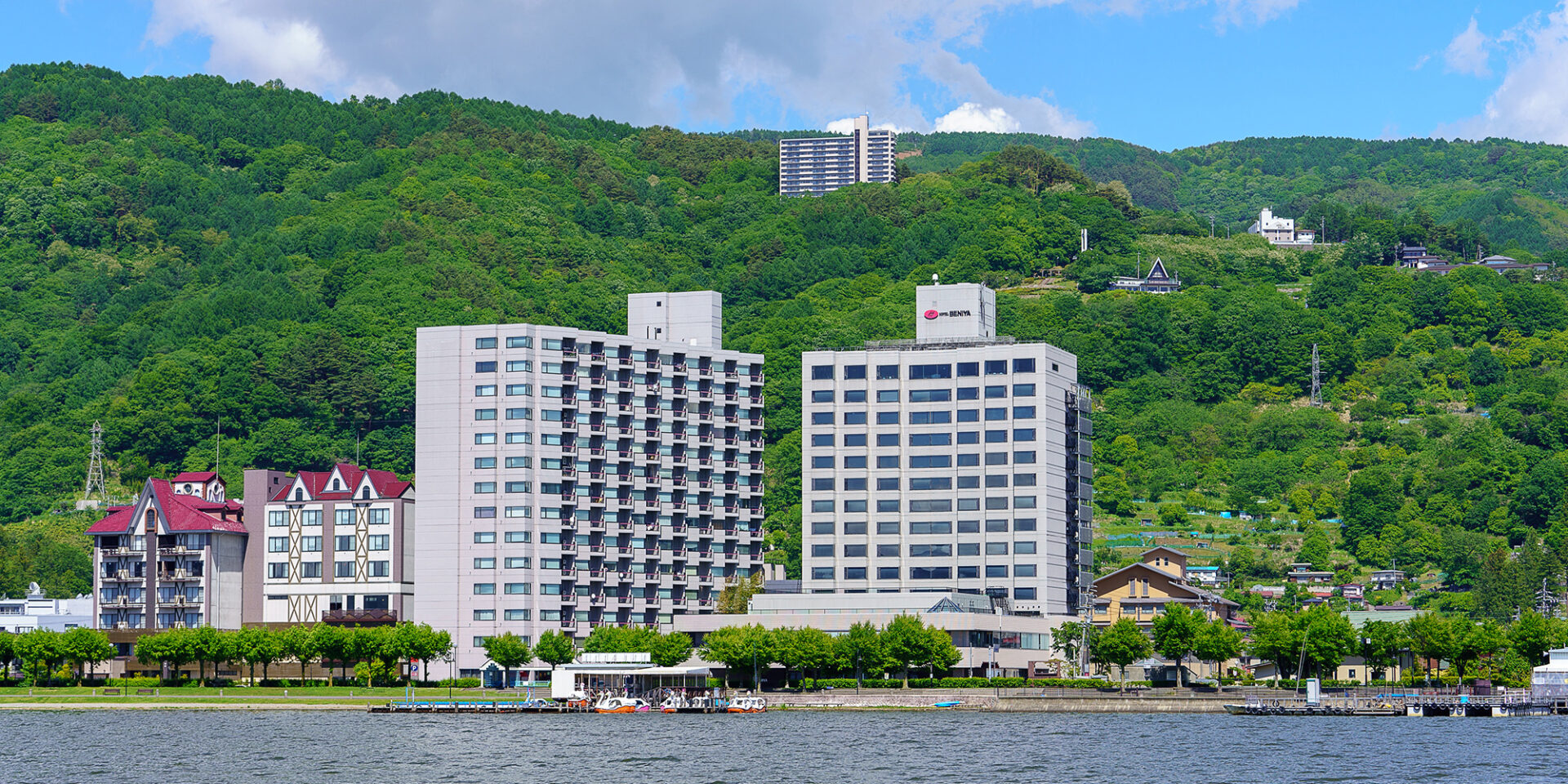 【2026年最新現地ルポ】諏訪湖の絶景と名湯が紡ぐ至福の刻。「ホテル 紅 や」で体験する令和のリゾート湯治と信州ガストロノミーの現在地
