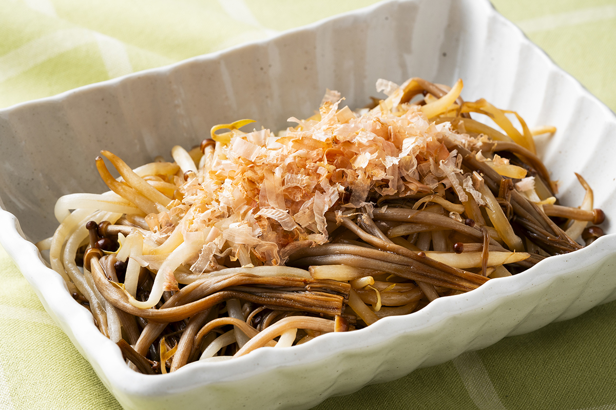 旨味と食感が段違い！話題の茶えのき絶品レシピと白との違いを徹底解説