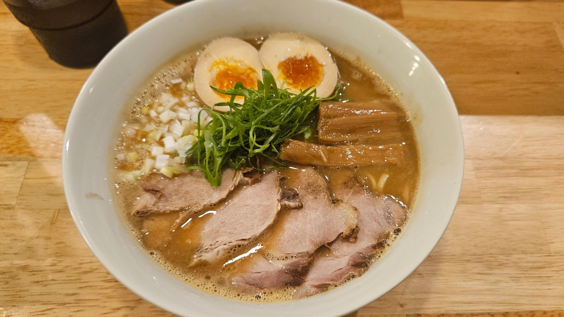 奈良「麺屋K」の魅力徹底解剖！極上鶏白湯と混雑攻略【2026最新】