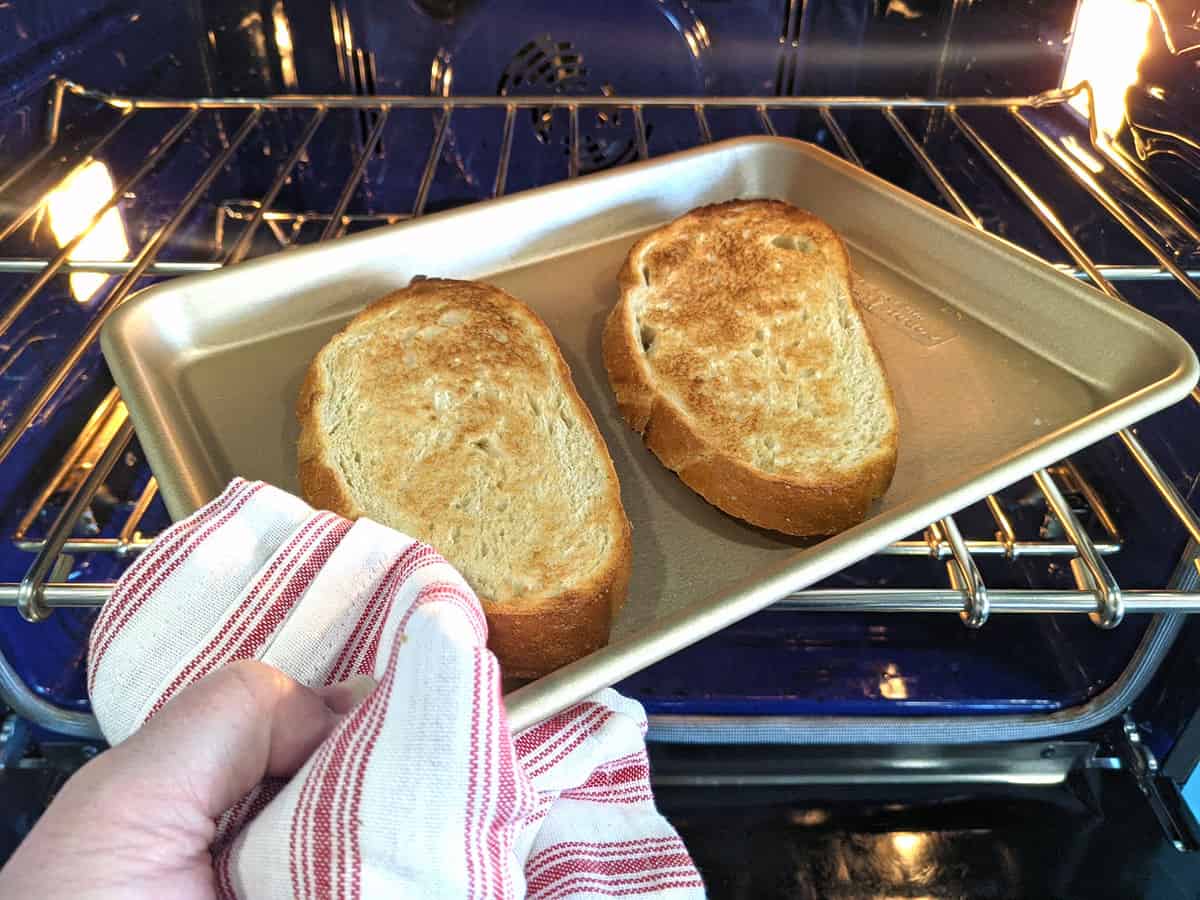 How Do You Make Toast in the Oven