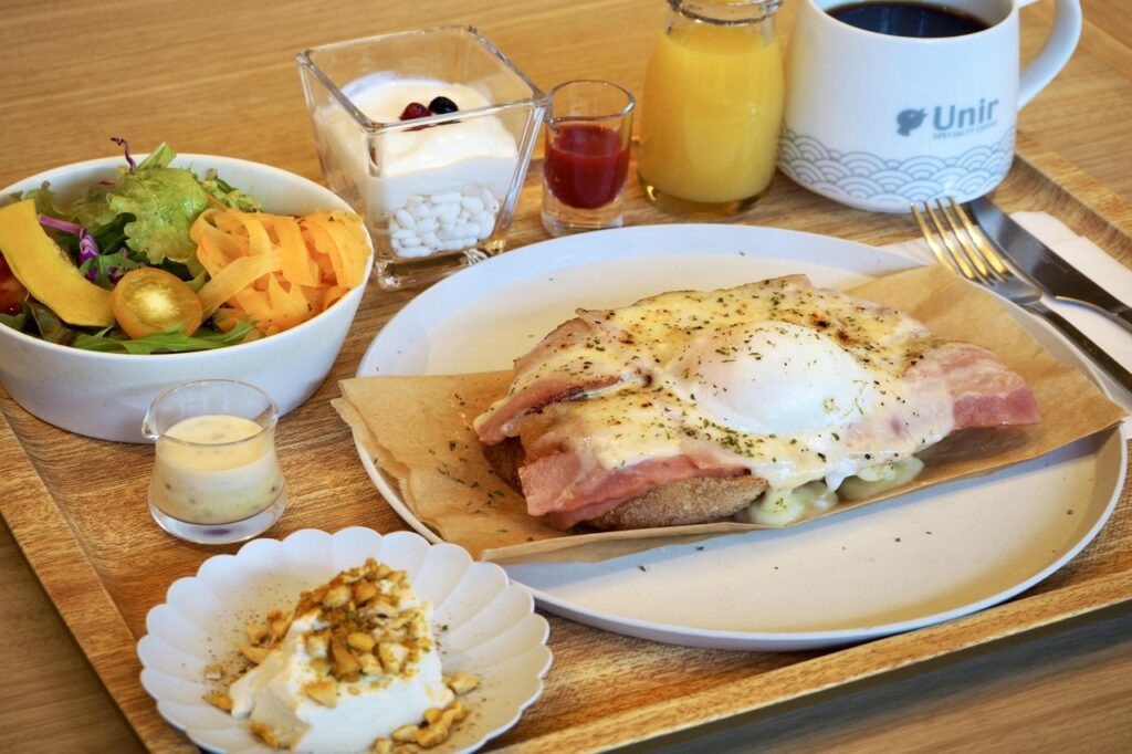 2026年、京都の朝食シーンに劇的変化。オーバーツーリズムをかわす「朝7時の極上体験」と最新モーニング旋風