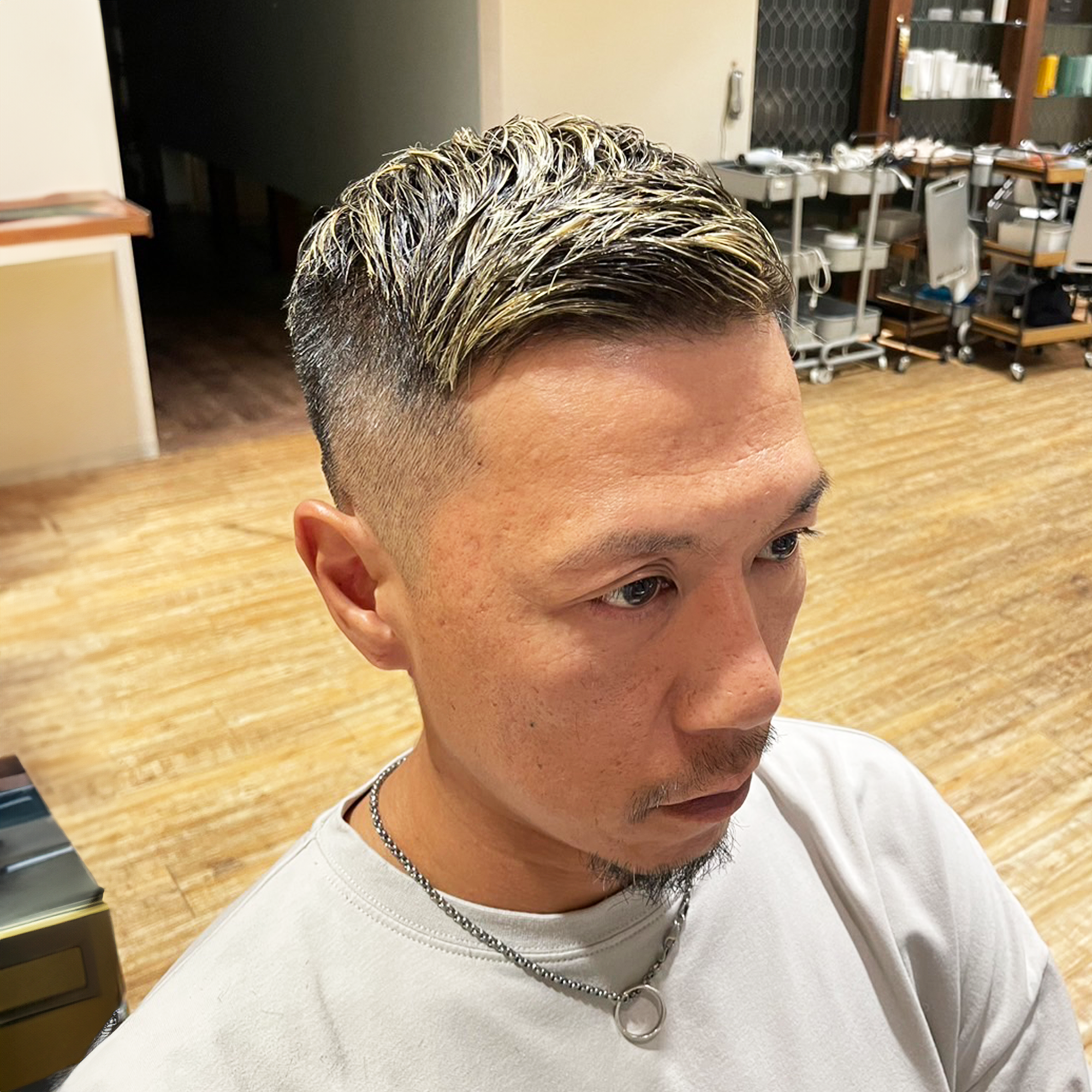 メンズ短髪×ハイライトはなぜ劇的に垢抜ける？2026年最新トレンドを徹底解説