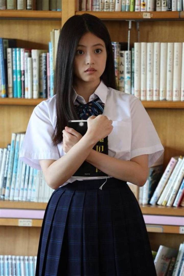今田美桜の卒アルと高校はどこ？講倫館高校での青春と芸能界への道