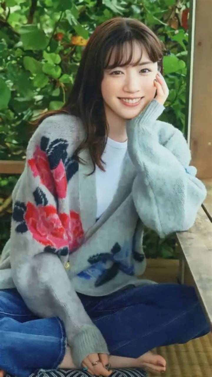 永野芽郁の胸元スタイルと抜群のプロポーションの秘密に迫る