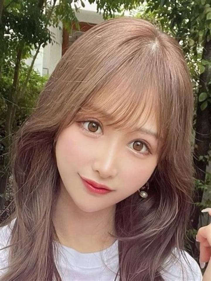 浦西ひかるとは？歌手・モデル・実業家として活躍する多才な経歴を徹底解説